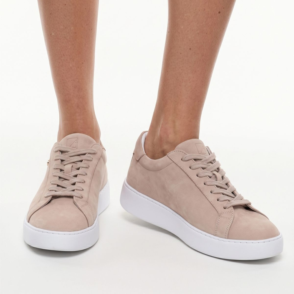 Stella Sneaker - Beige Nubuck