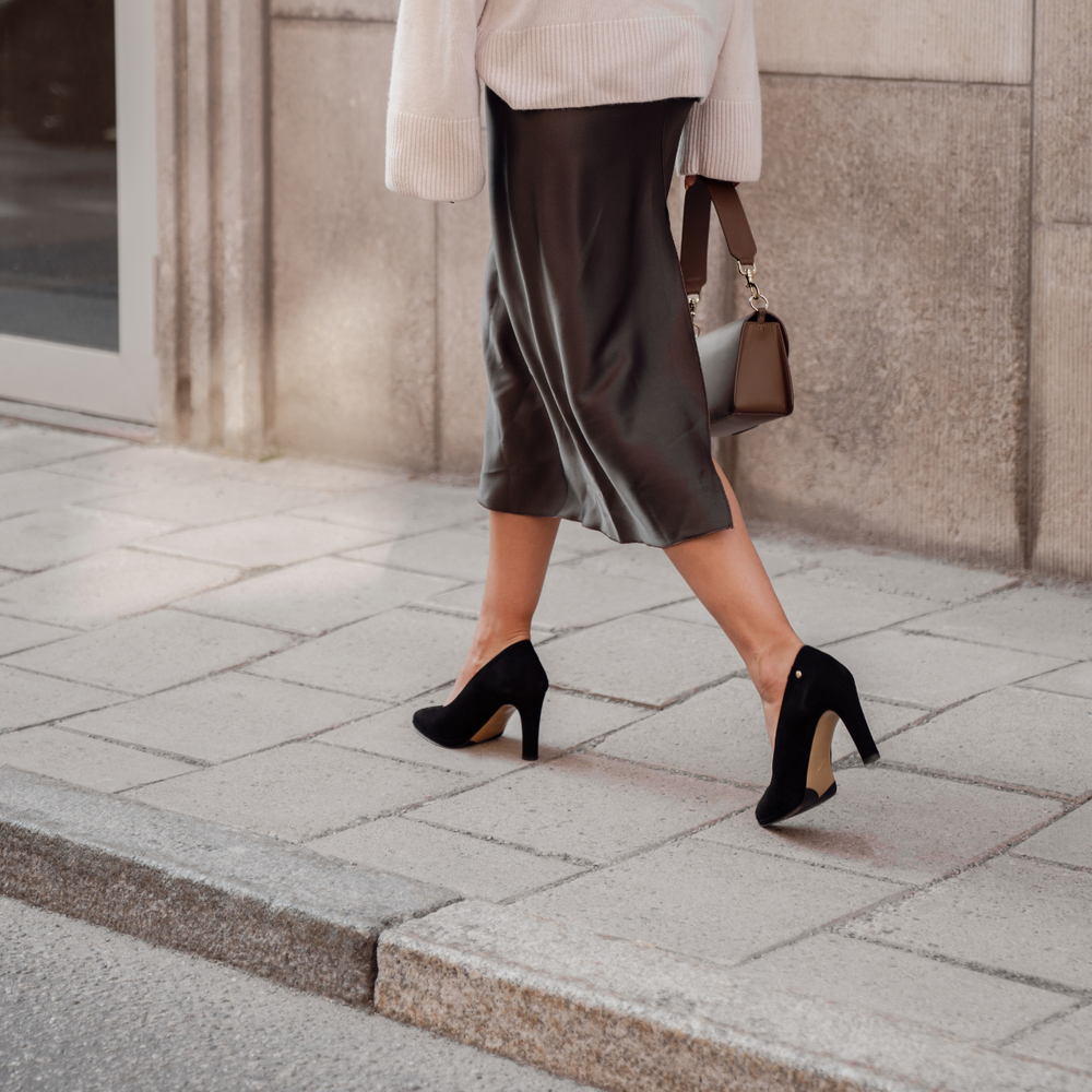 Isa Pump - Black Suede 8 cm