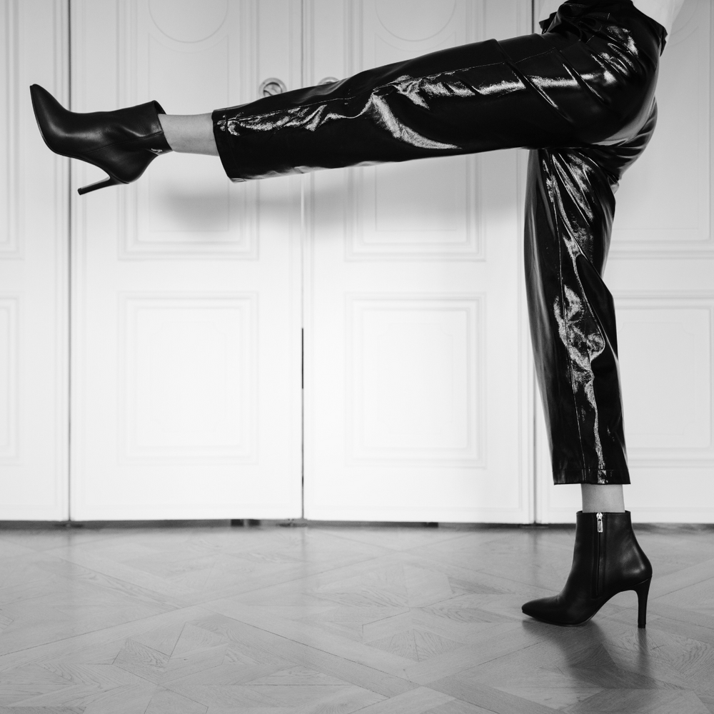 Linda Boot - Black Leather