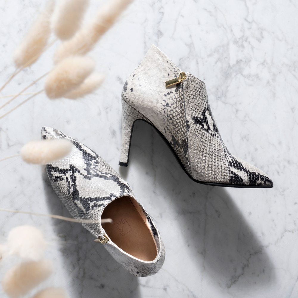 Linda - Grey Patterned