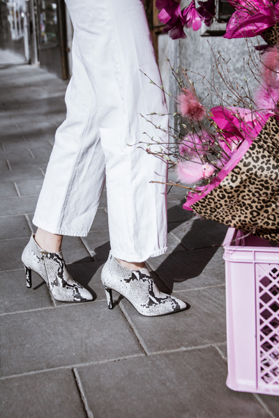 Linda - Grey Patterned