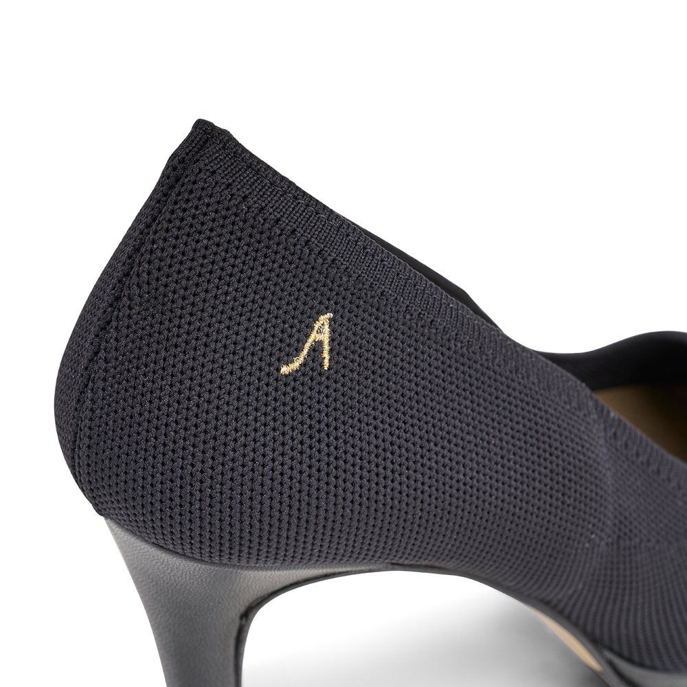 Felicia Expandable Pumps - Black 9 cm